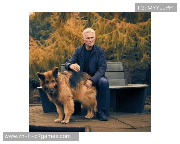 足球巨星携全家温馨合影展现幸福时刻与家庭的力量