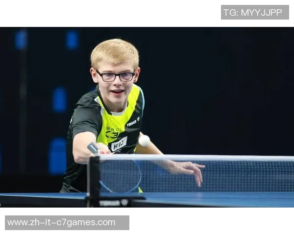 四冠王球星的传奇之路：从崭露头角到世界足球巅峰